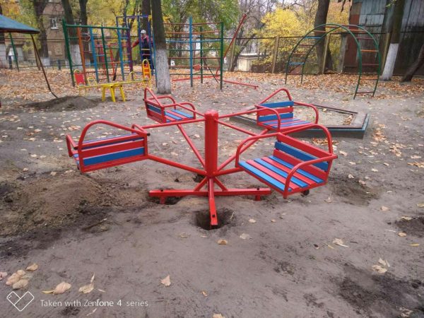 2296942158_w640_h640_2296942158